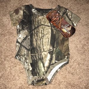 CAMO ONSIE